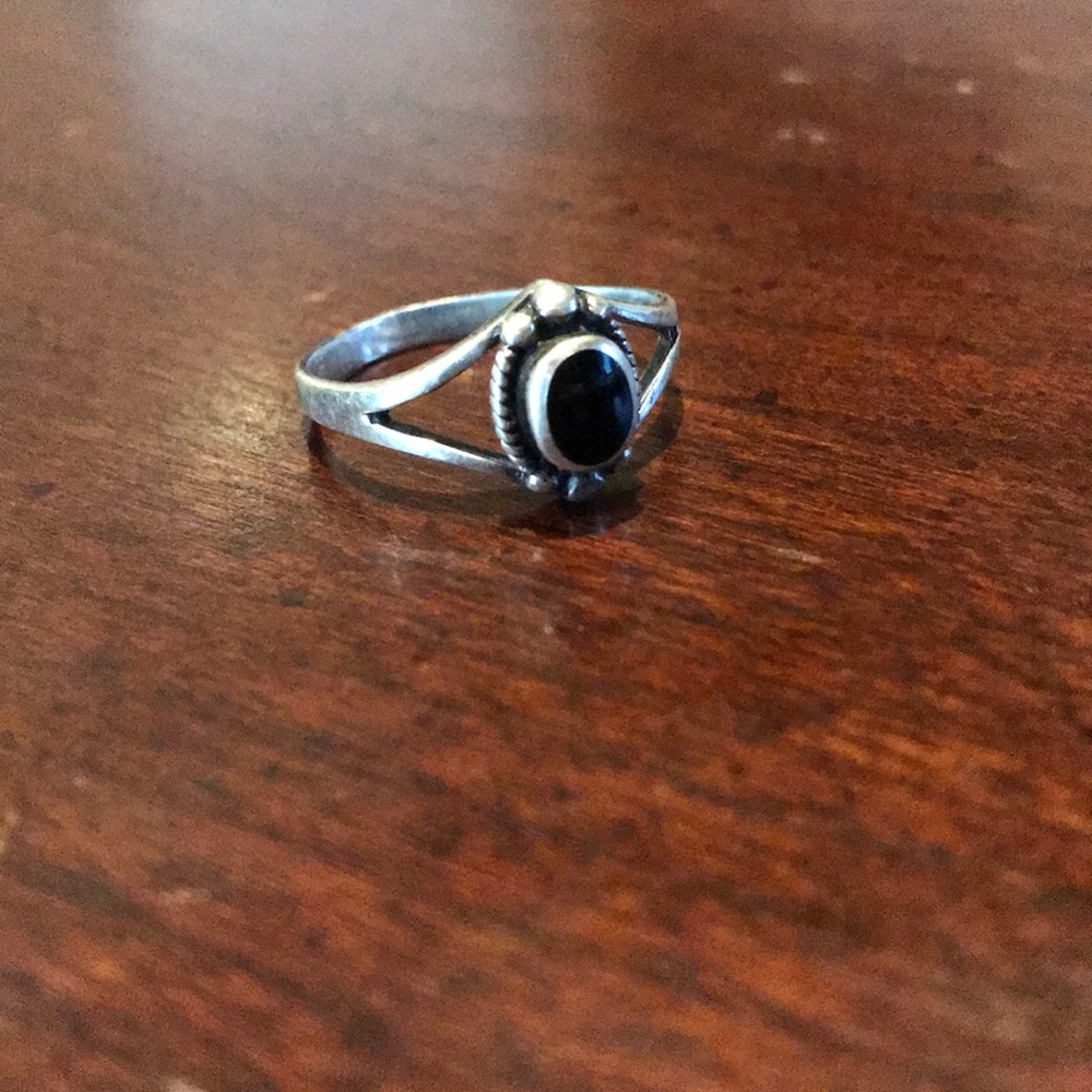 Avon Sterling Silver Onyx Rope Bead Ring Size 8